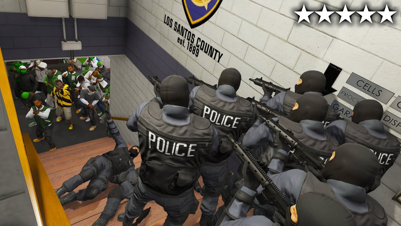 GTA 5 – Franklin and His 30 Body Guards vs 5 Star Police (Rampage at Police Station)